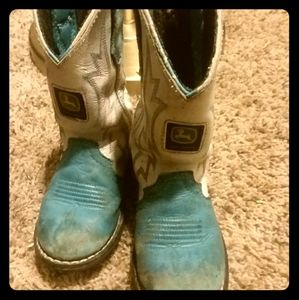 Cowboy/cowgirl boots